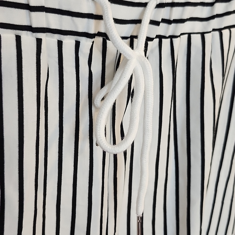 Striped Short Set - Large - Picture 8 of 10